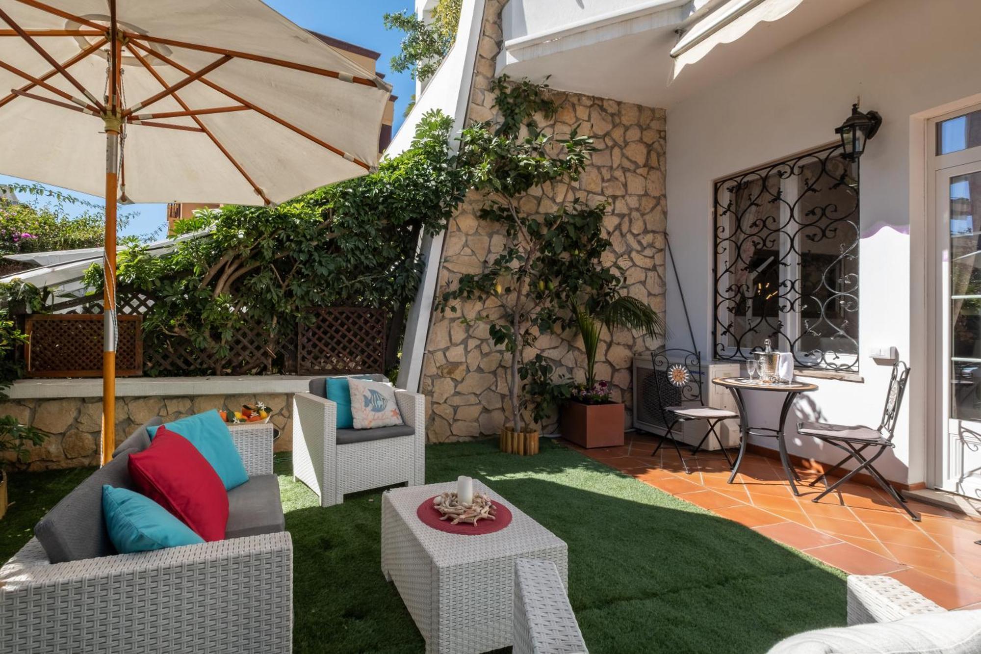 Elegante Villa Lu' Centro Citta A 10 Minuti Dal Mare Cagliari Extérieur photo